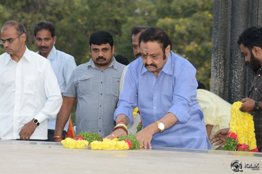 NTR-Family-Visit-to-NTR-Ghat-2016